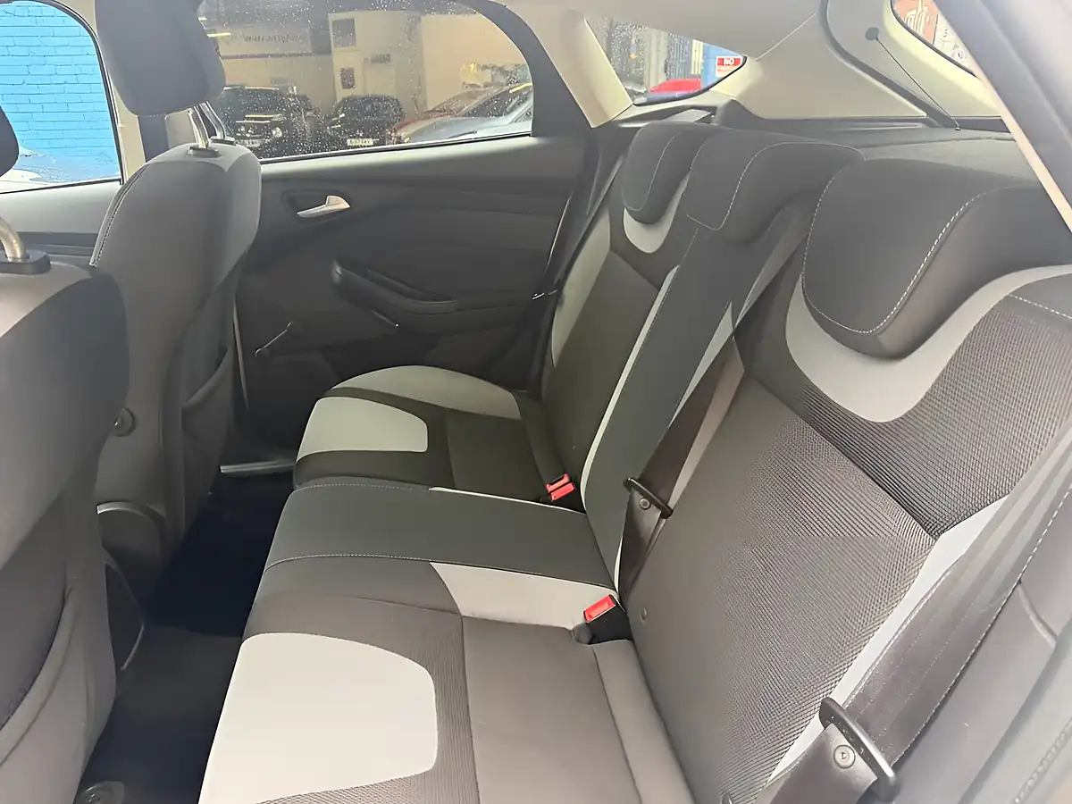 Used 2013 Ford Focus Titanium Silver - Interior and Exterior details 19