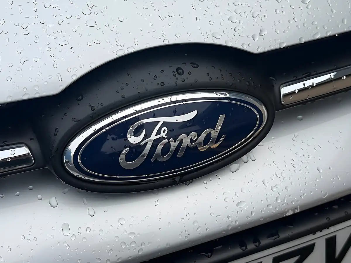 Used 2013 Ford Focus Titanium Silver - Interior and Exterior details 9