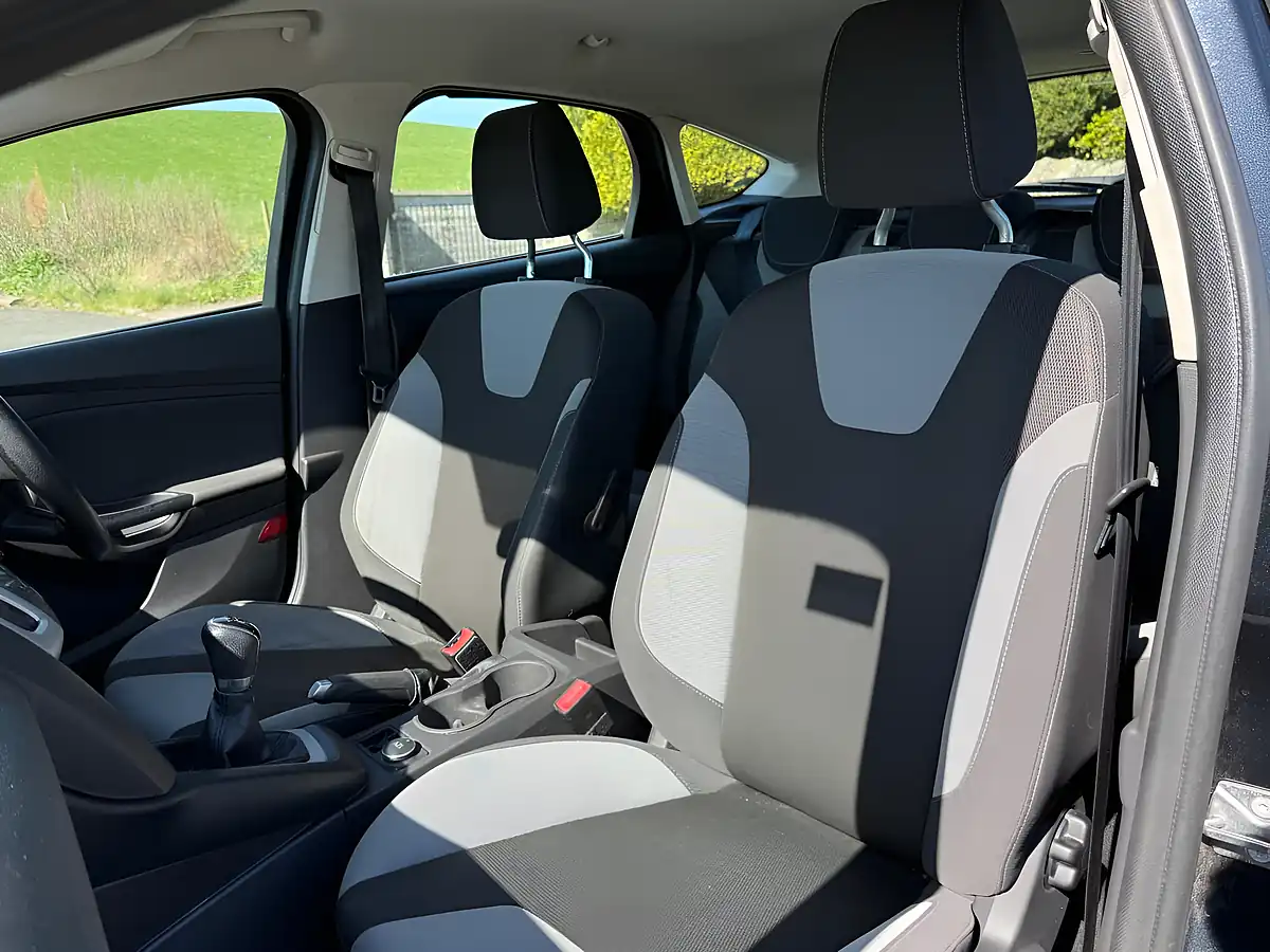 Used 2013 Ford Focus Zetec Black - Interior and Exterior details 15