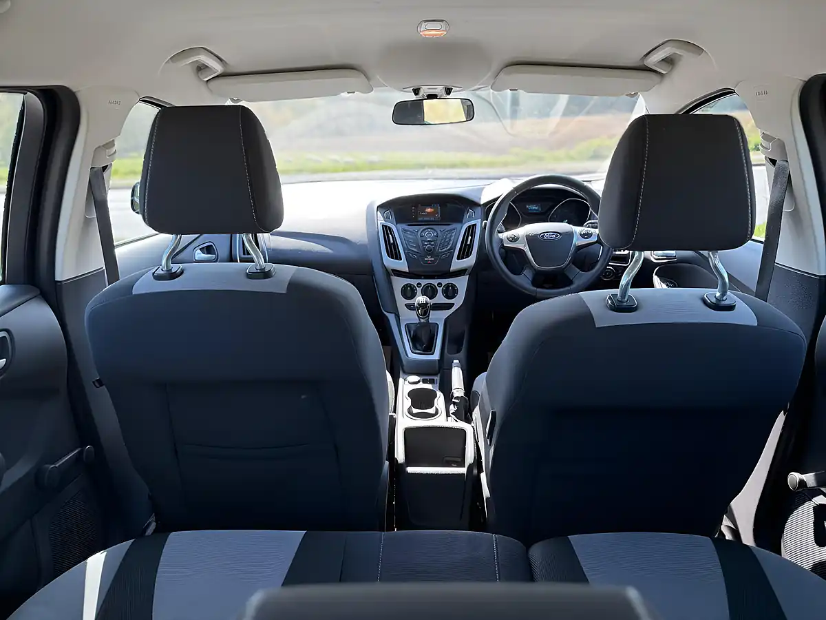 Used 2013 Ford Focus Zetec Black - Interior and Exterior details 18