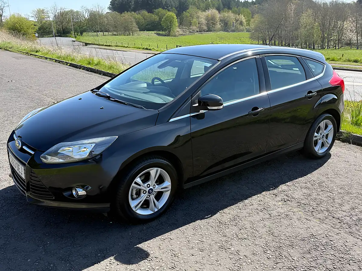 Used 2013 Ford Focus Zetec Black - Interior and Exterior details 4