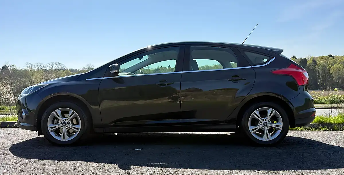 Used 2013 Ford Focus Zetec Black - Interior and Exterior details 5
