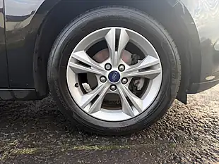 Used 2013 Ford Focus Zetec Black - Interior and Exterior details 6