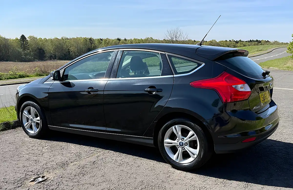 Used 2013 Ford Focus Zetec Black - Interior and Exterior details 8