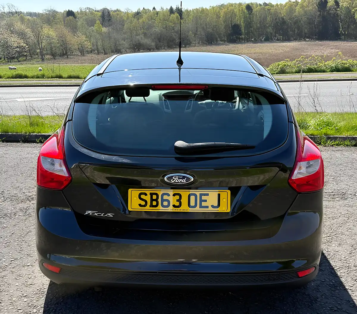 Used 2013 Ford Focus Zetec Black - Interior and Exterior details 9