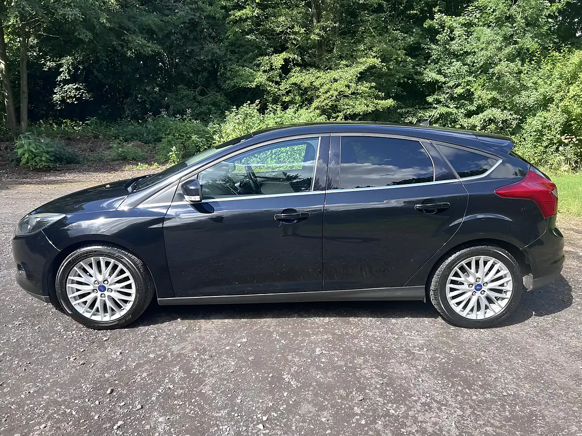 Used 2013 Ford Focus Zetec Black - Interior and Exterior details 3