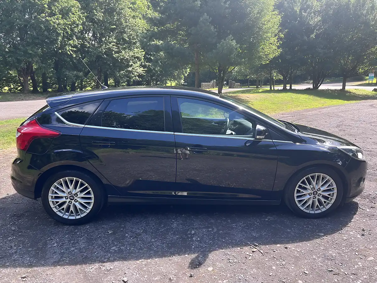 Used 2013 Ford Focus Zetec Black - Interior and Exterior details 7
