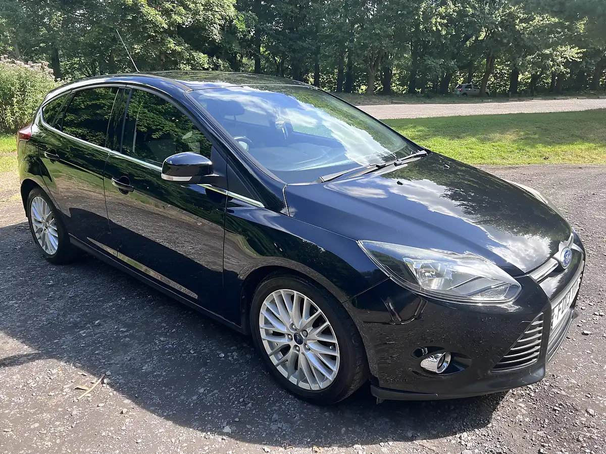 Used 2013 Ford Focus Zetec Black - Interior and Exterior details 8