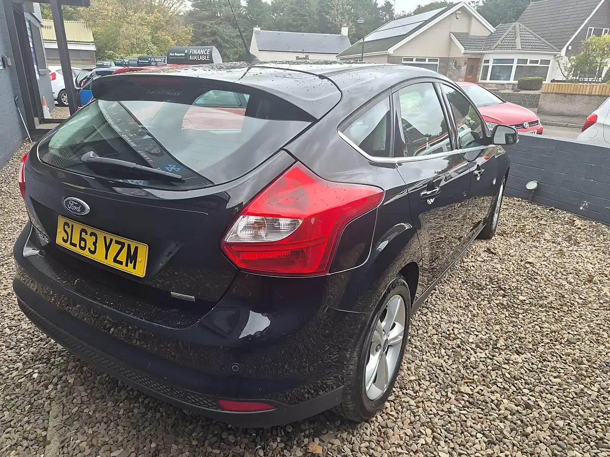 Used 2013 Ford Focus Zetec Black - Interior and Exterior details 6