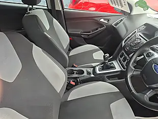 Used 2013 Ford Focus Zetec Black - Interior and Exterior details 9