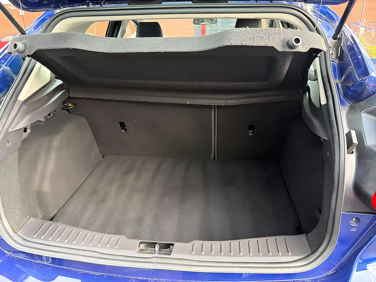 Used 2013 Ford Focus Zetec Blue - Interior and Exterior details 10