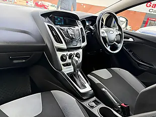 Used 2013 Ford Focus Zetec Blue - Interior and Exterior details 15
