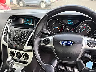 Used 2013 Ford Focus Zetec Blue - Interior and Exterior details 16