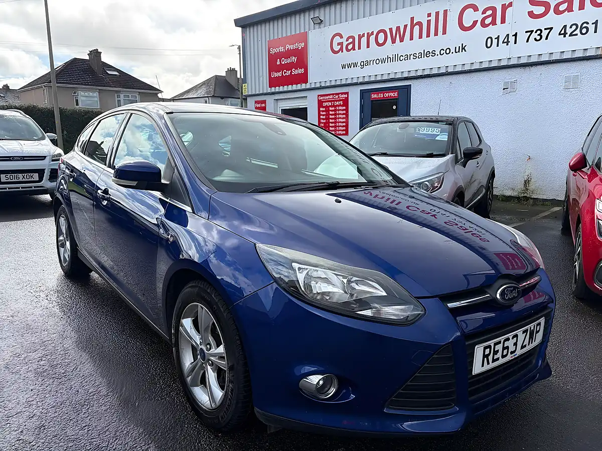 Used 2013 Ford Focus Zetec Blue - Interior and Exterior details 4