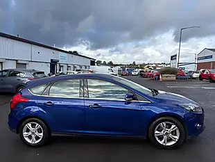 Used 2013 Ford Focus Zetec Blue - Interior and Exterior details 5