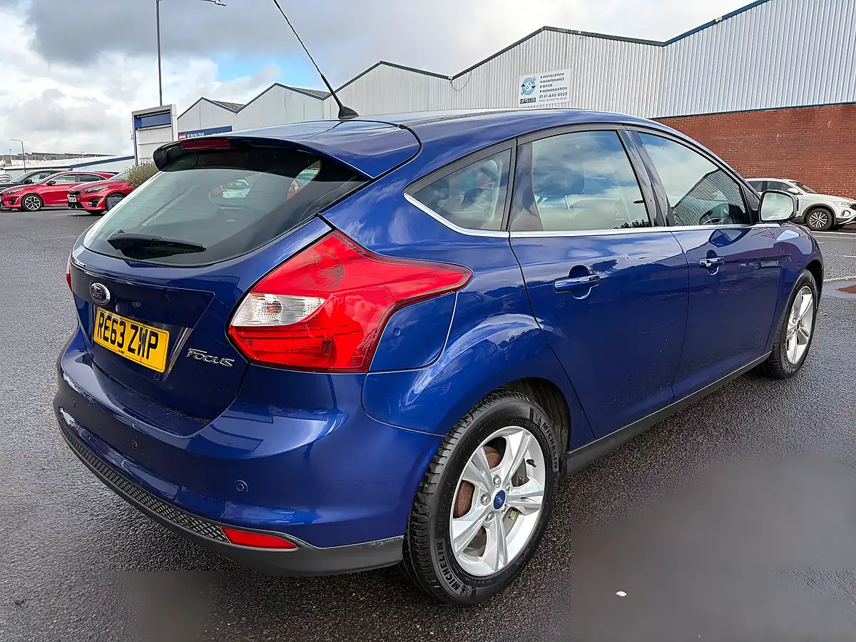 Used 2013 Ford Focus Zetec Blue - Interior and Exterior details 6