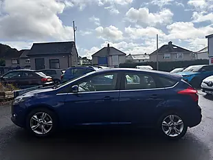 Used 2013 Ford Focus Zetec Blue - Interior and Exterior details 9