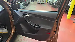 Used 2013 Ford Focus Zetec Brown - Interior and Exterior details 12