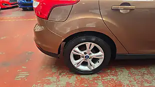 Used 2013 Ford Focus Zetec Brown - Interior and Exterior details 20