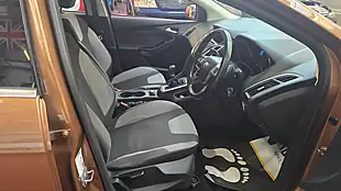 Used 2013 Ford Focus Zetec Brown - Interior and Exterior details 5