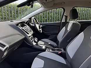 Used 2013 Ford Focus Zetec Red - Interior and Exterior details 14