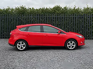Used 2013 Ford Focus Zetec Red - Interior and Exterior details 9