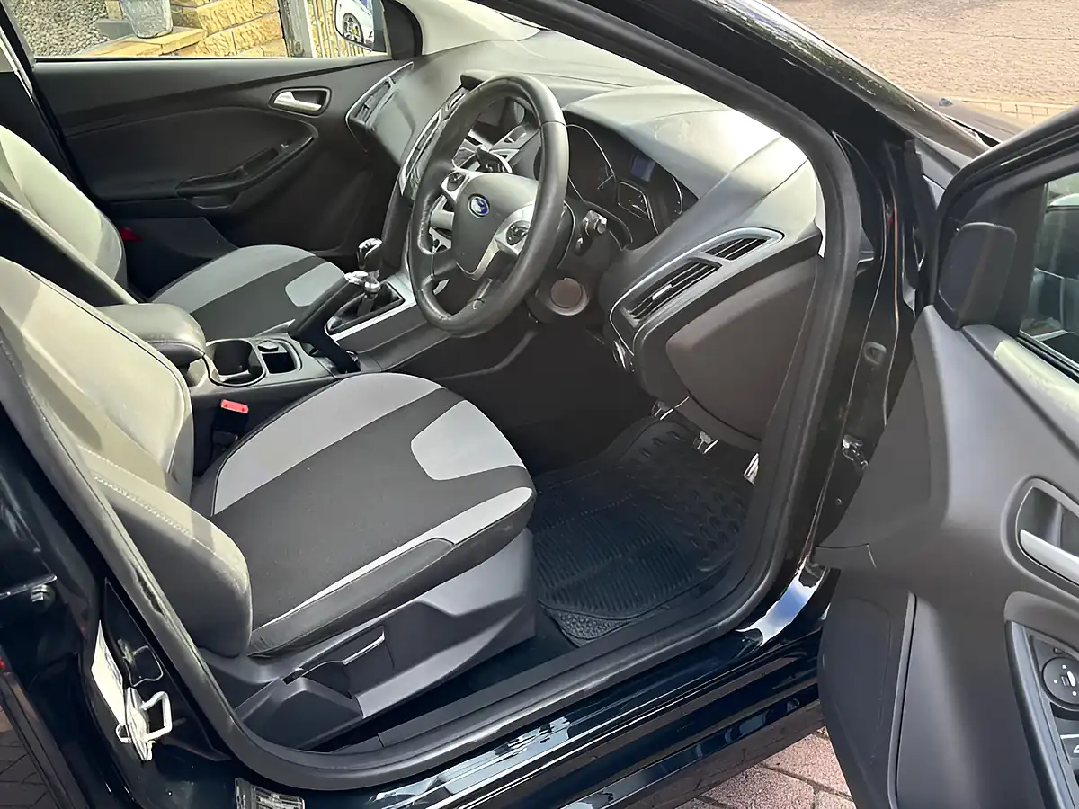 Used 2013 Ford Focus Zetec S Black - Interior and Exterior details 11