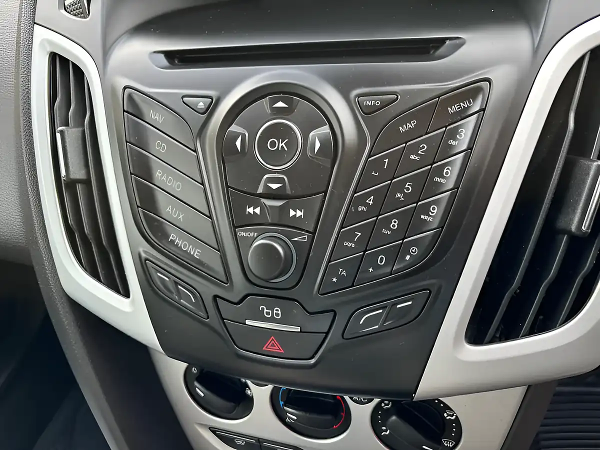 Used 2013 Ford Focus Zetec S Black - Interior and Exterior details 14