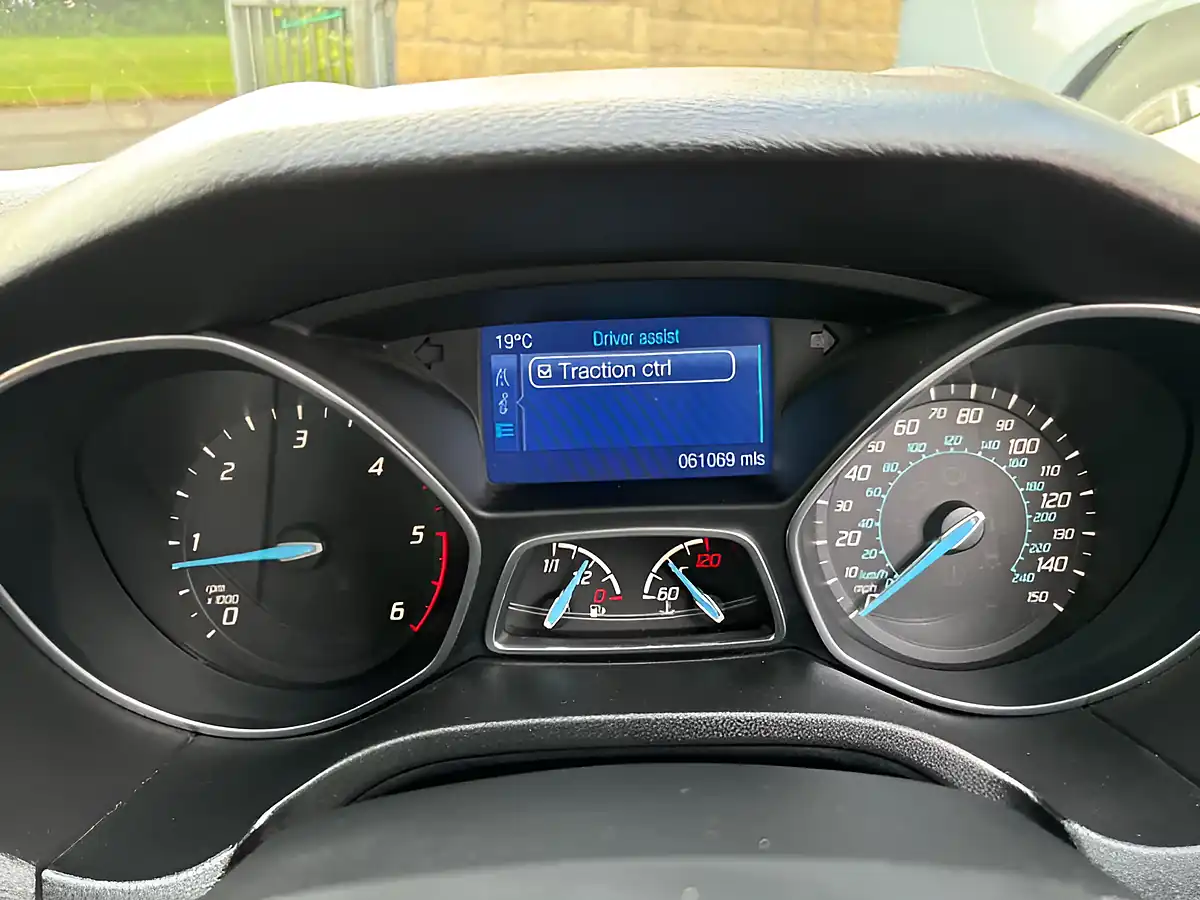Used 2013 Ford Focus Zetec S Black - Interior and Exterior details 15