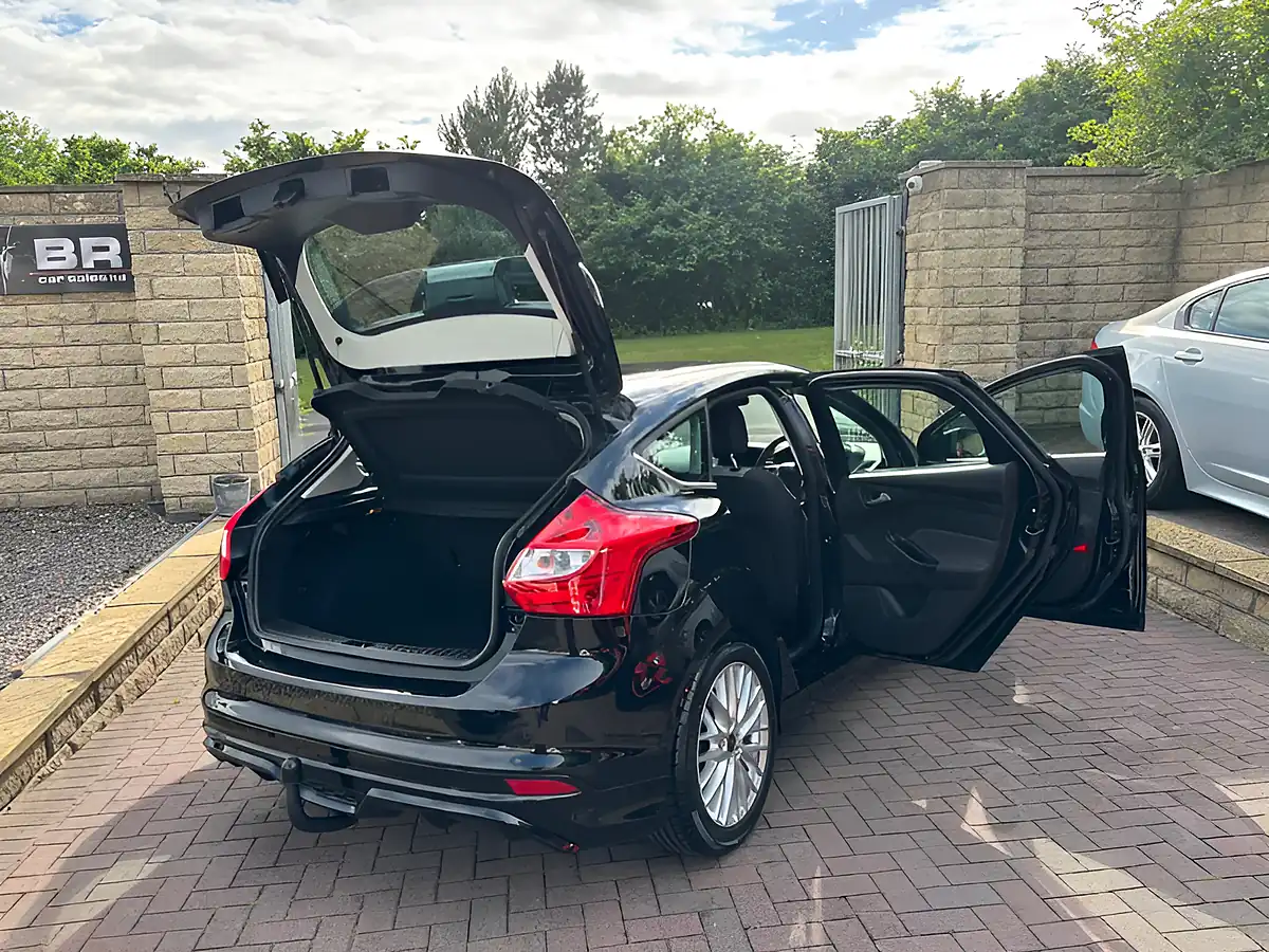 Used 2013 Ford Focus Zetec S Black - Interior and Exterior details 19