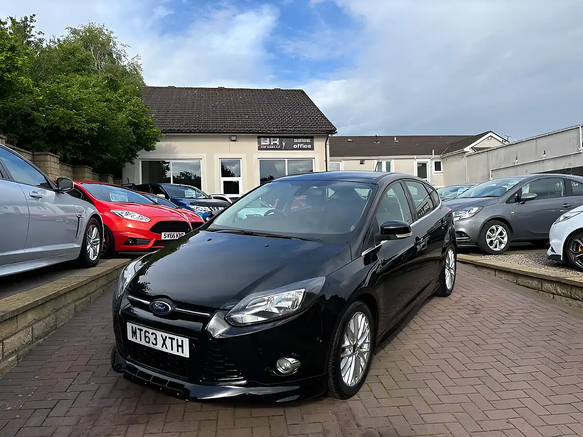Used 2013 Ford Focus Zetec S Black - Interior and Exterior details 4