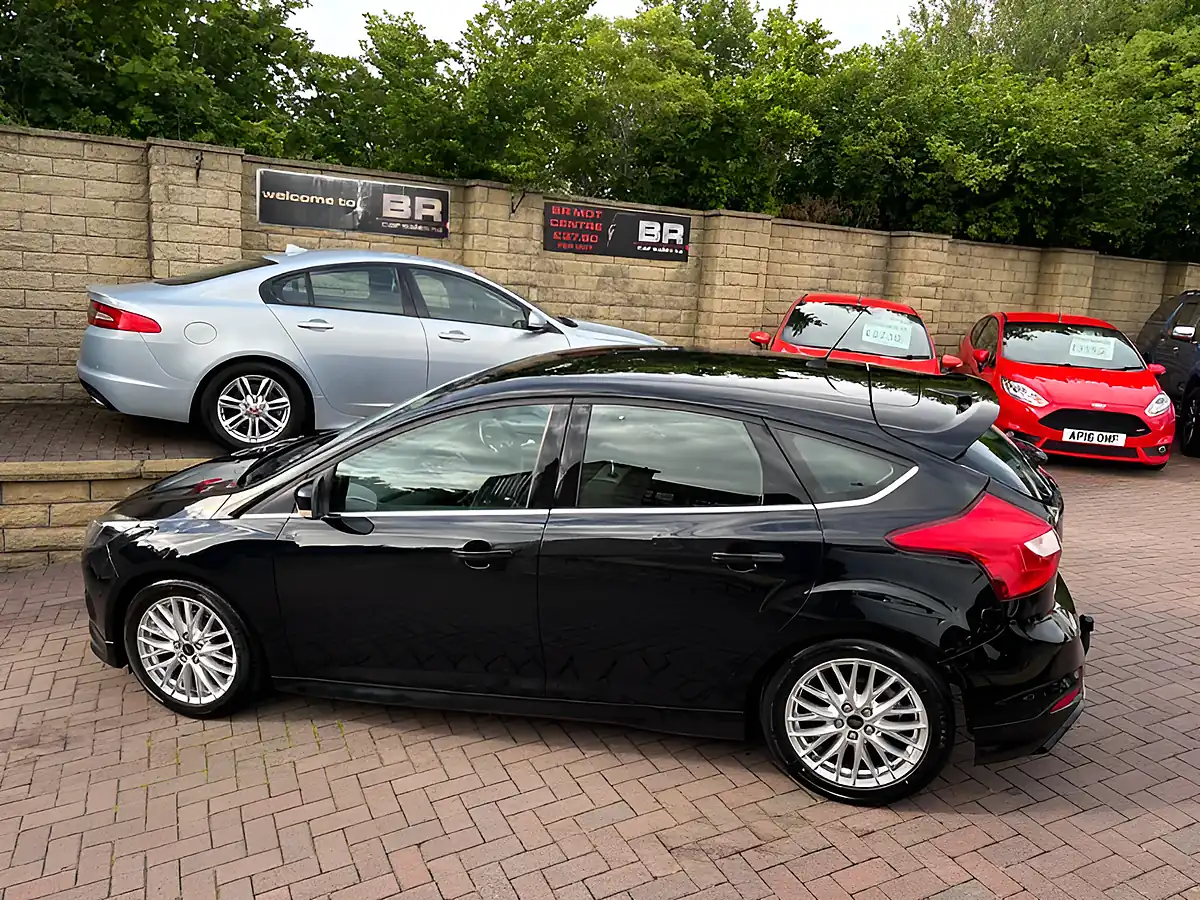Used 2013 Ford Focus Zetec S Black - Interior and Exterior details 6