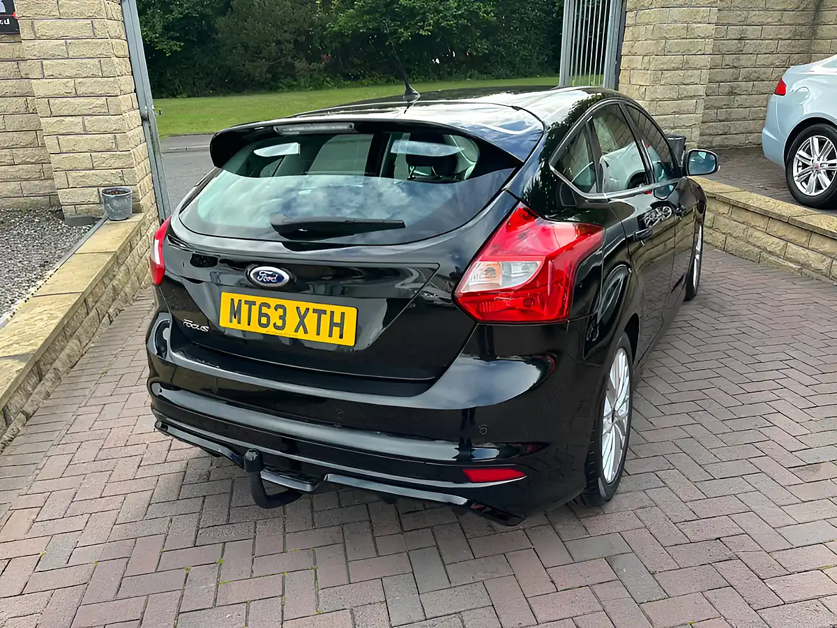 Used 2013 Ford Focus Zetec S Black - Interior and Exterior details 9