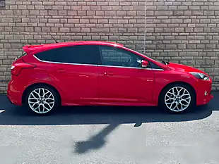 Used 2013 Ford Focus Zetec S Red - Interior and Exterior details 12