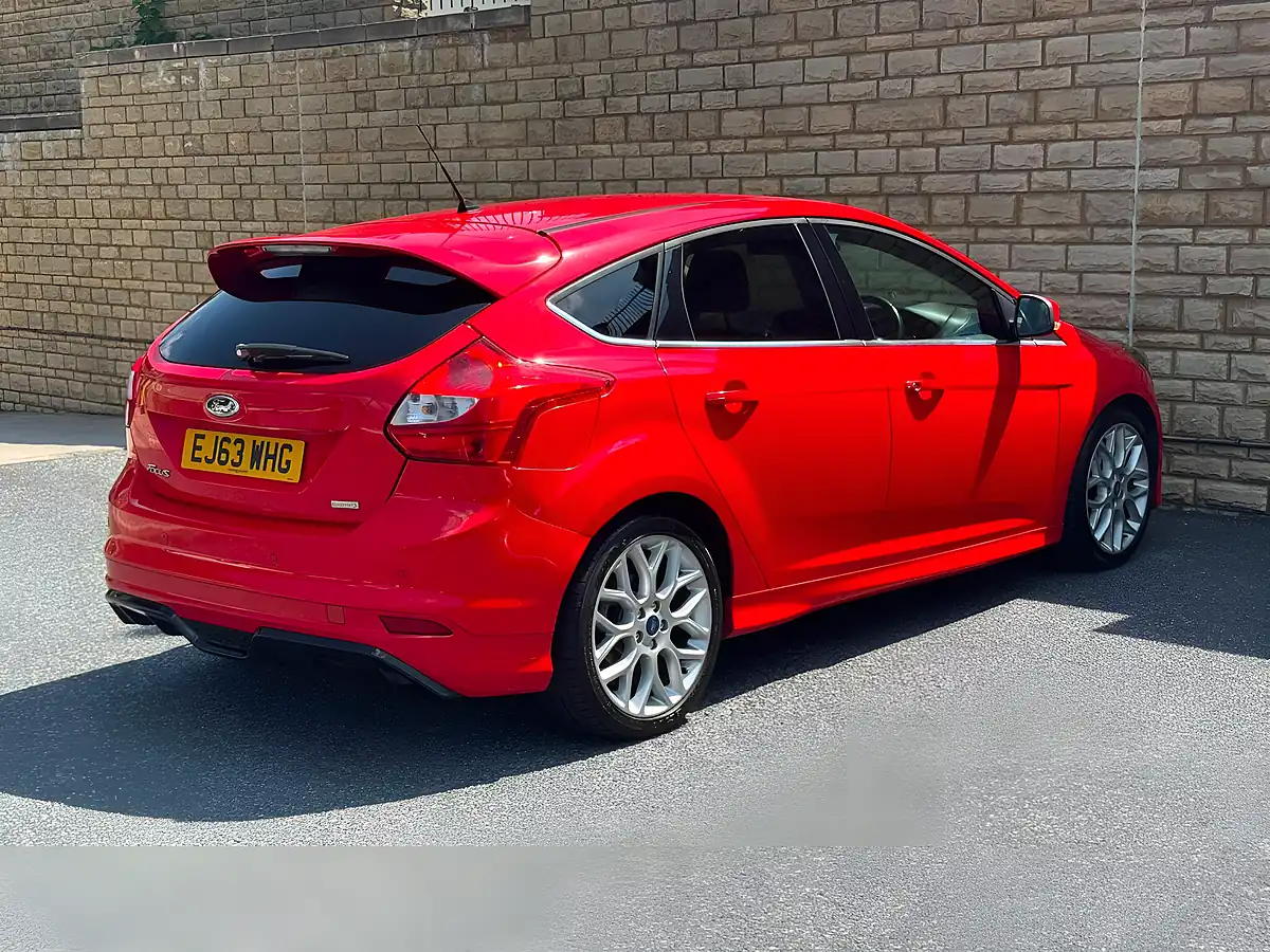 Used 2013 Ford Focus Zetec S Red - Interior and Exterior details 14