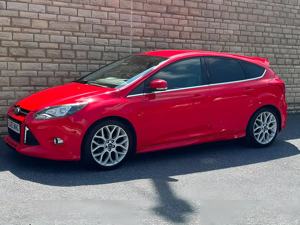 Used 2013 Ford Focus Zetec S Red - Interior and Exterior details 20
