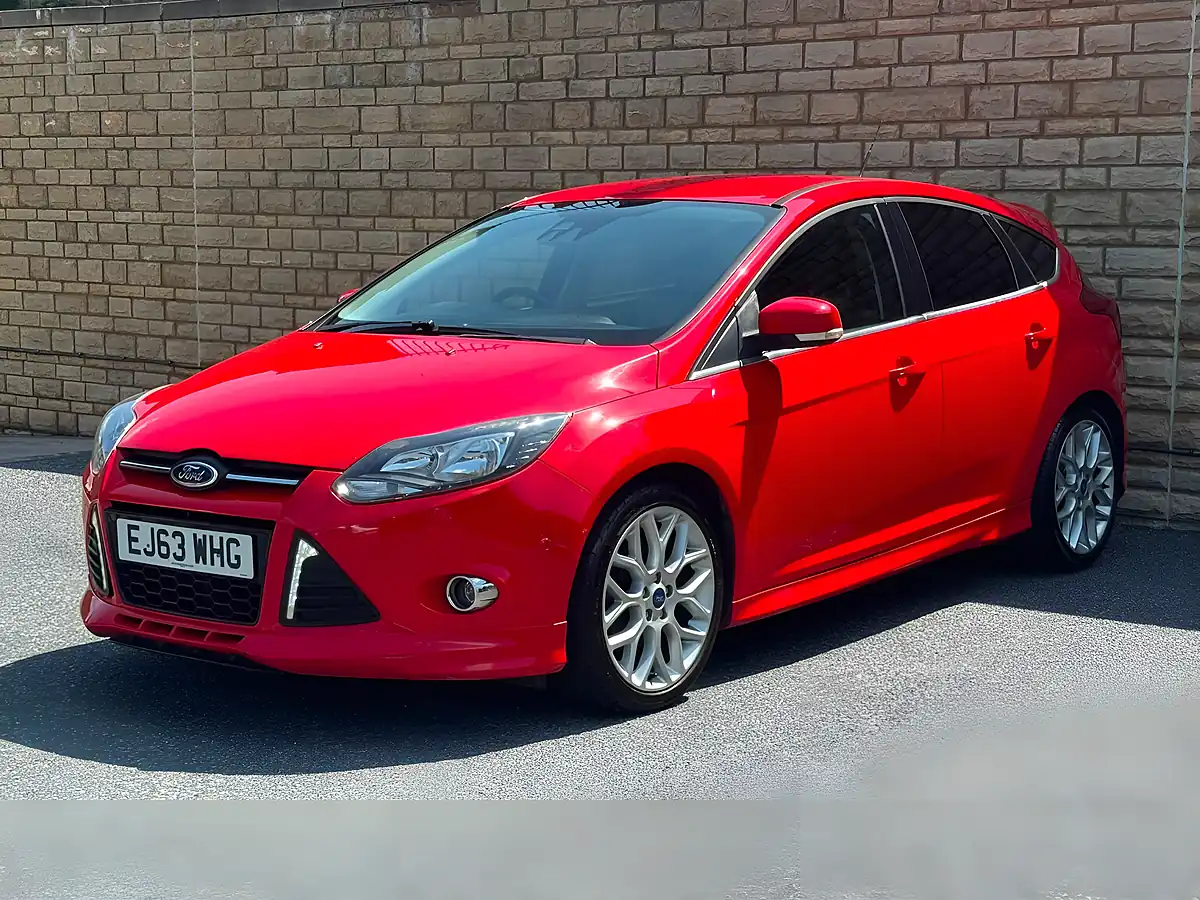 Used 2013 Ford Focus Zetec S Red - Interior and Exterior details 3