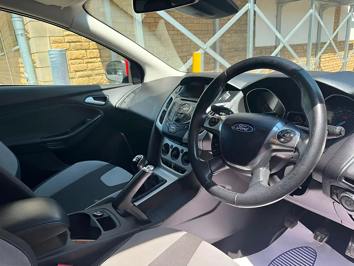 Used 2013 Ford Focus Zetec S Red - Interior and Exterior details 4