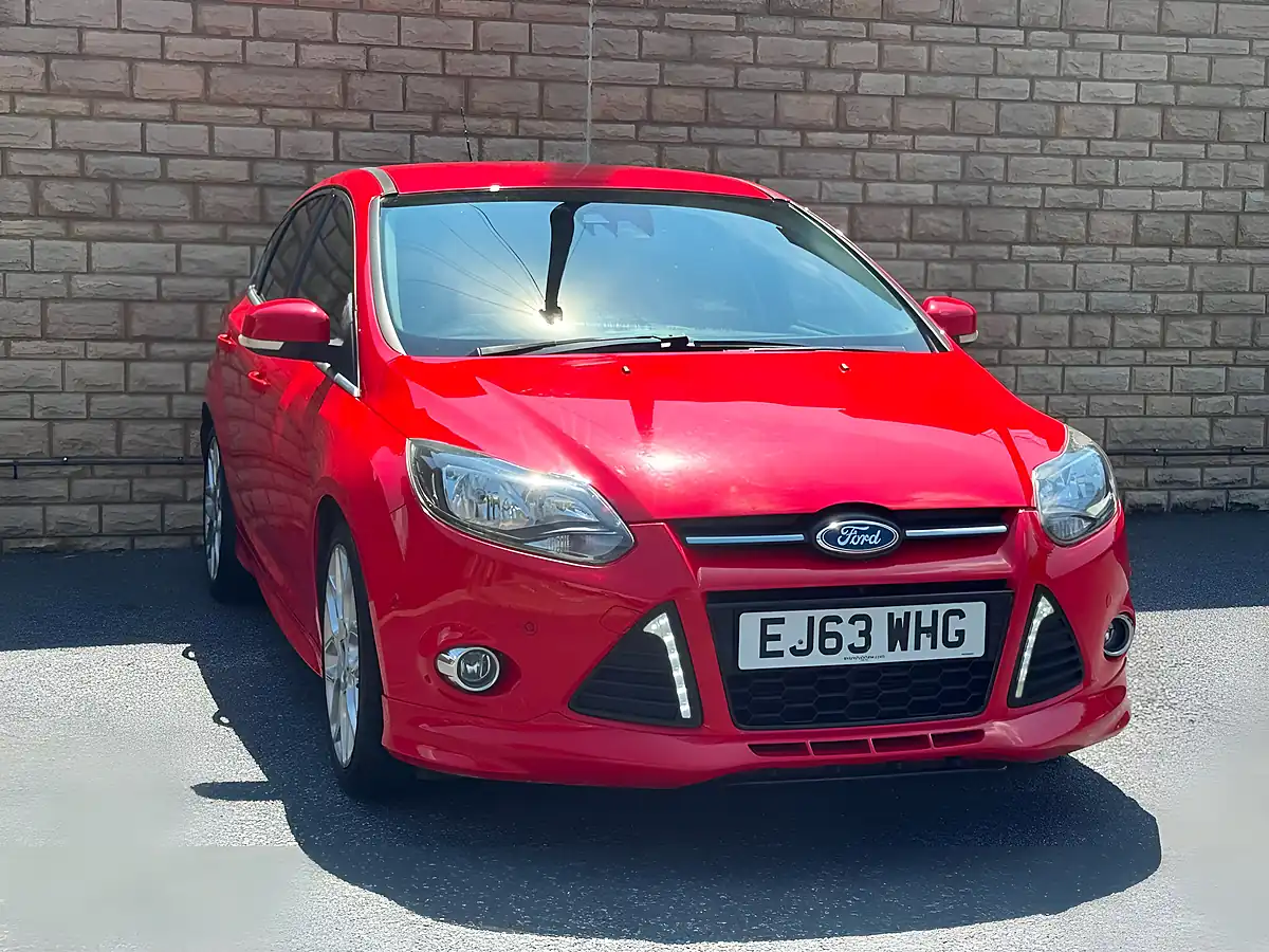 Used 2013 Ford Focus Zetec S Red - Interior and Exterior details 9