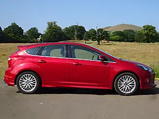 Used 2013 Ford Focus Zetec S Red - Interior and Exterior details 10