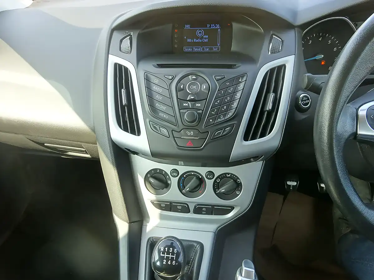 Used 2013 Ford Focus Zetec S Red - Interior and Exterior details 11