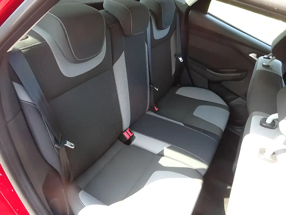 Used 2013 Ford Focus Zetec S Red - Interior and Exterior details 13
