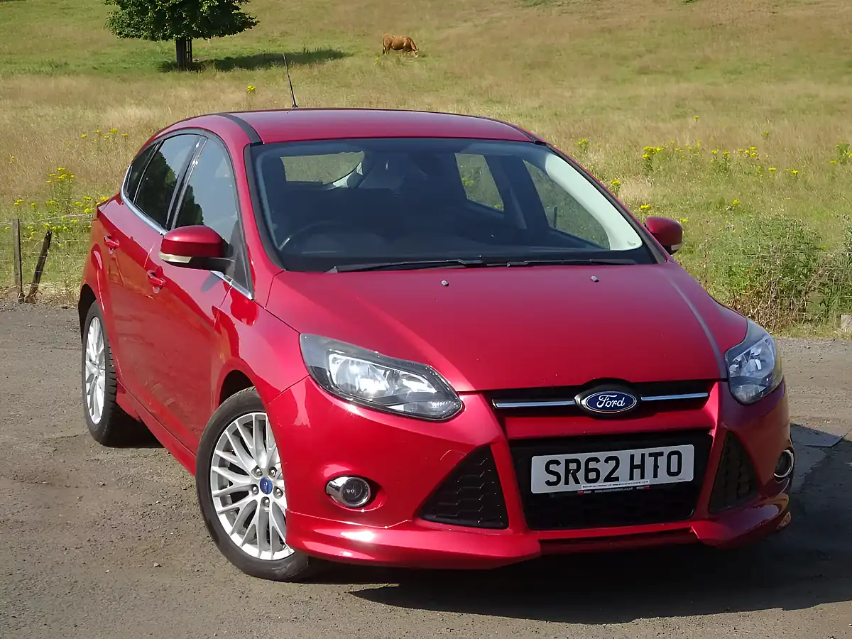 Used 2013 Ford Focus Zetec S Red - Interior and Exterior details 7
