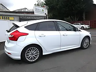 Used 2013 Ford Focus Zetec S White - Interior and Exterior details 13