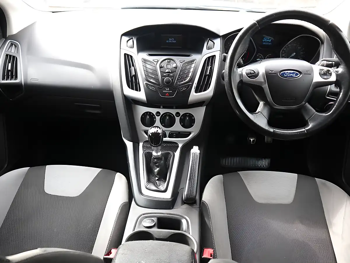 Used 2013 Ford Focus Zetec S White - Interior and Exterior details 2