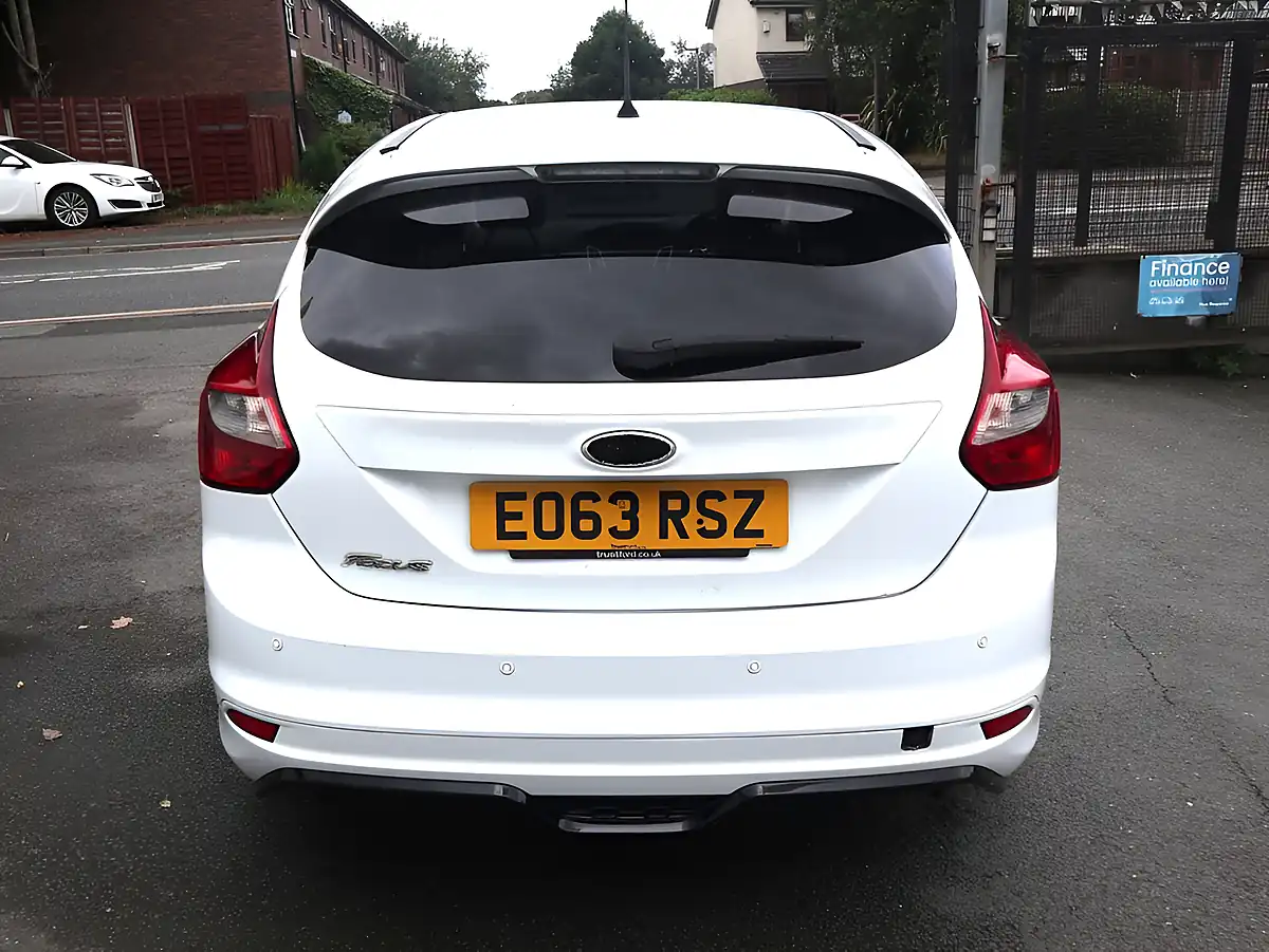 Used 2013 Ford Focus Zetec S White - Interior and Exterior details 5