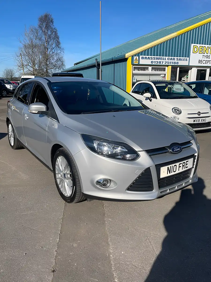 Used 2013 Ford Focus Zetec Silver - Front View