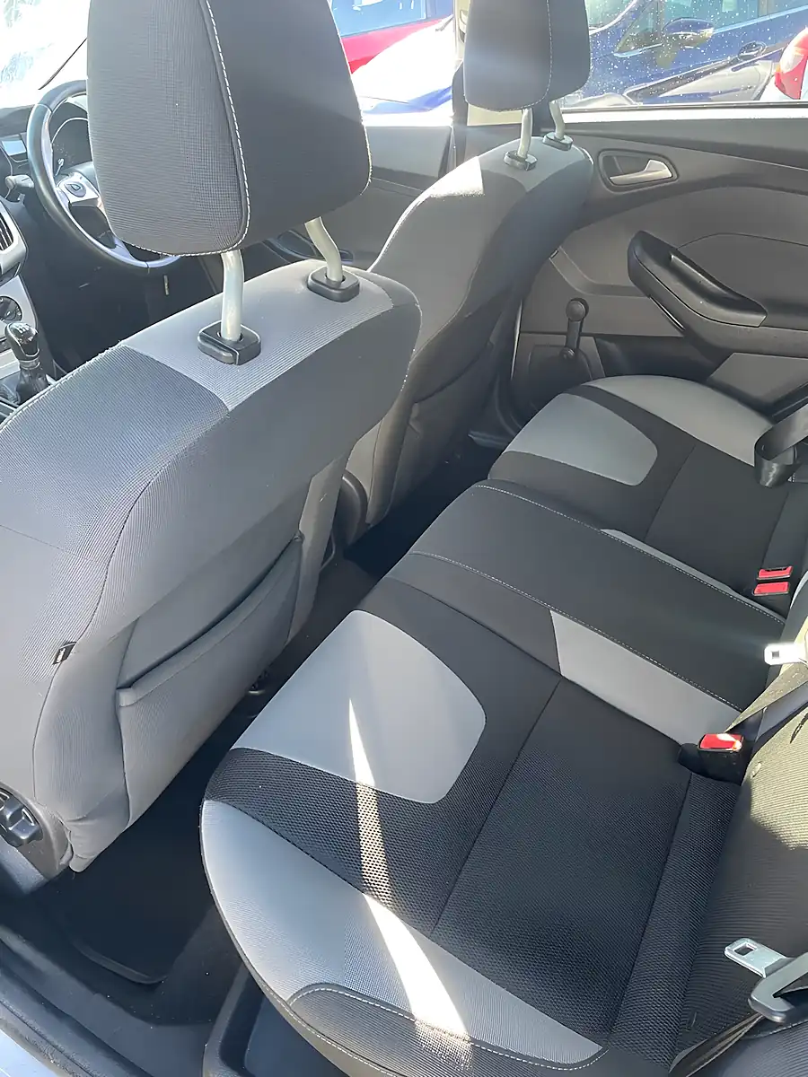 Used 2013 Ford Focus Zetec Silver - Interior and Exterior details 7