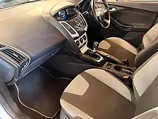 Used 2013 Ford Focus Zetec Silver - Interior and Exterior details 12