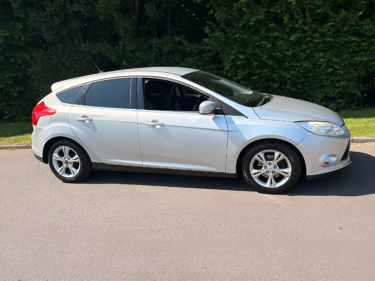 Used 2013 Ford Focus Zetec Silver - Interior and Exterior details 2